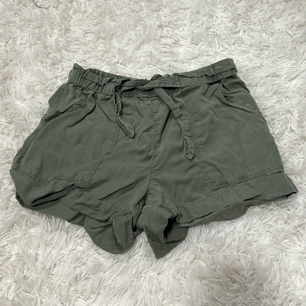 Aerie green shorts